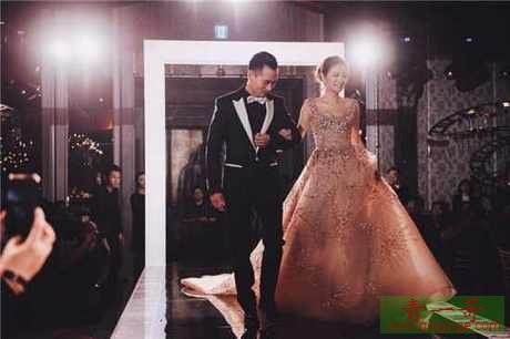 安以轩老公陈荣炼每月给前妻8万生活费，网友：是假豪门还是真抠门？